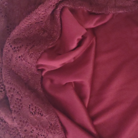 Juicy Couture lined crocheted lace top Size XXL Wine - Picture 8 of 10